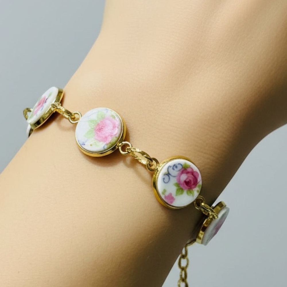 Bavaria Tirschenreuth Broken China Rose Bracelet - Gold Cabochons - Alma Antigua